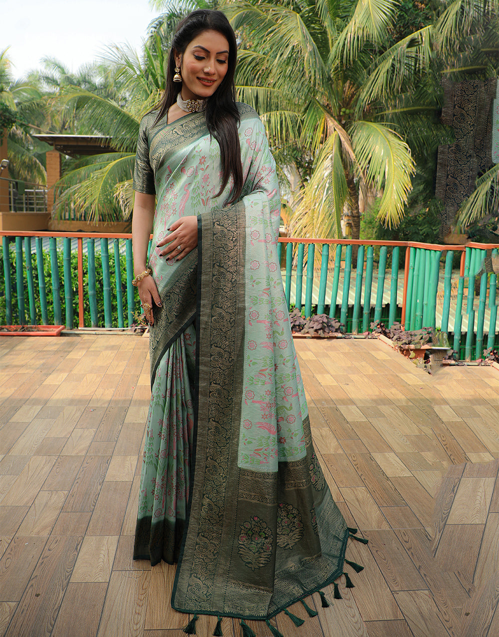 Dark Green Kanjivaram Silk Saree With Weaving Work