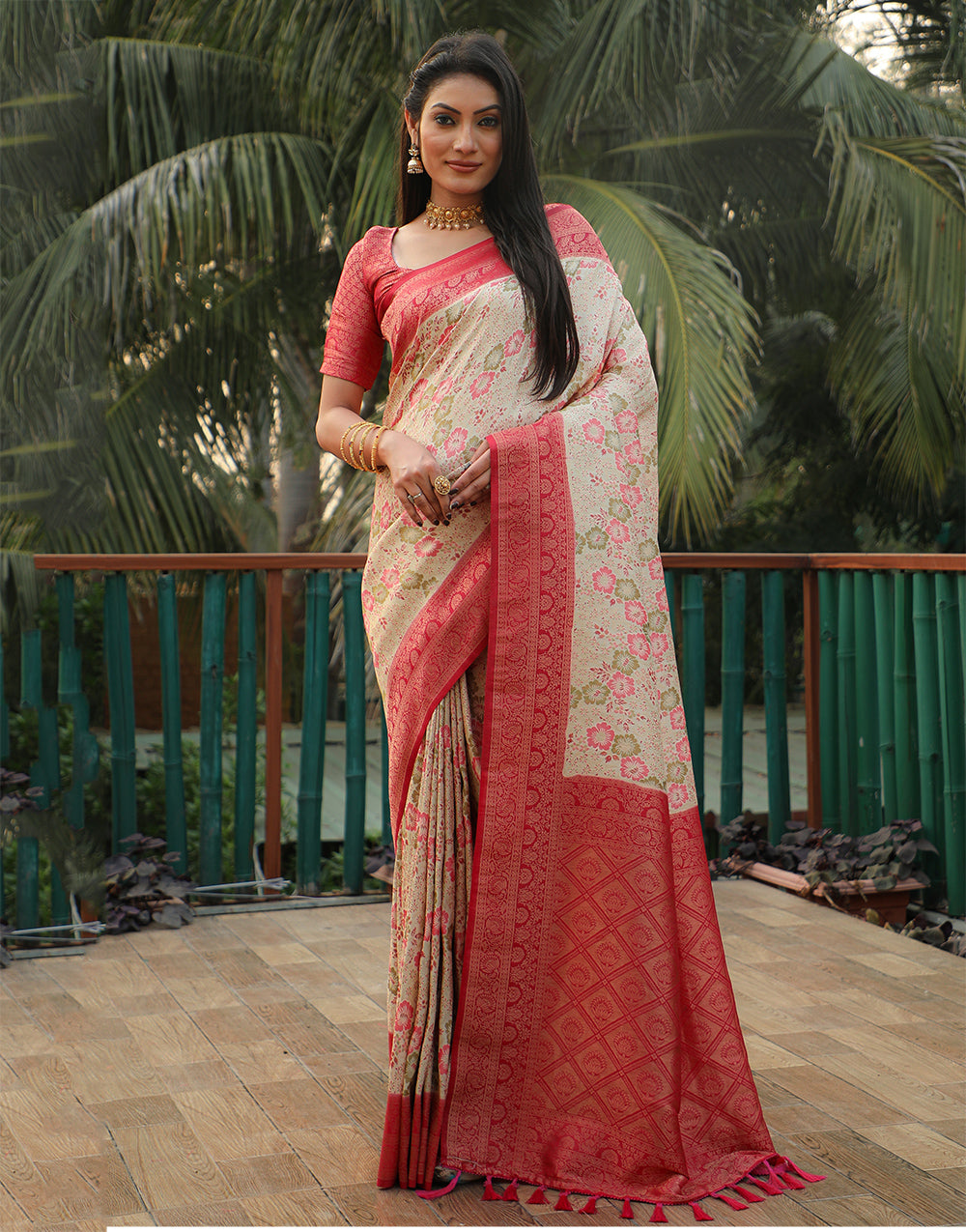 Cream & Punch Pink Kanjivaram Soft Silk Saree With Weaving Work