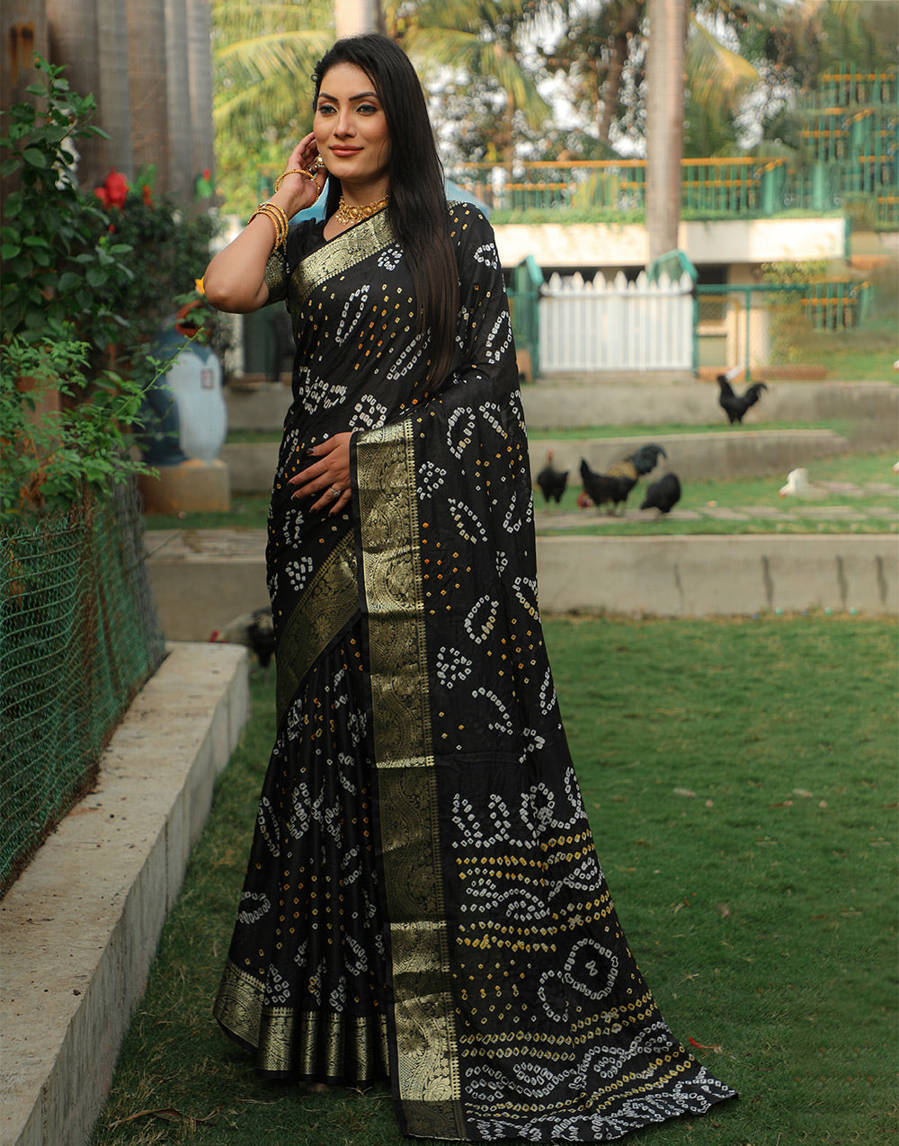 Black Bandhej Silk Saree With Weaving Work