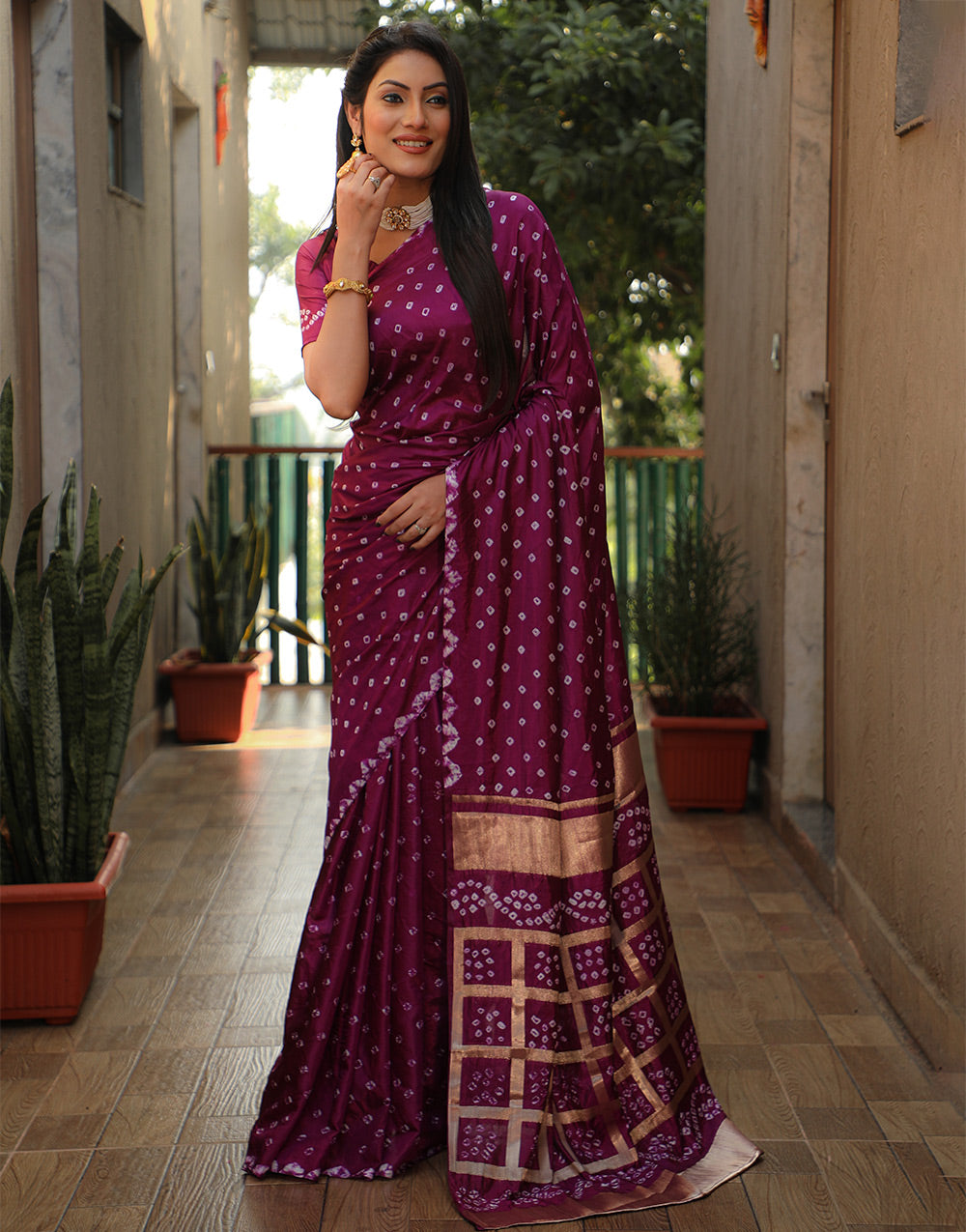 Dark Magenta Bandhani Saree With Zari Weaving Work