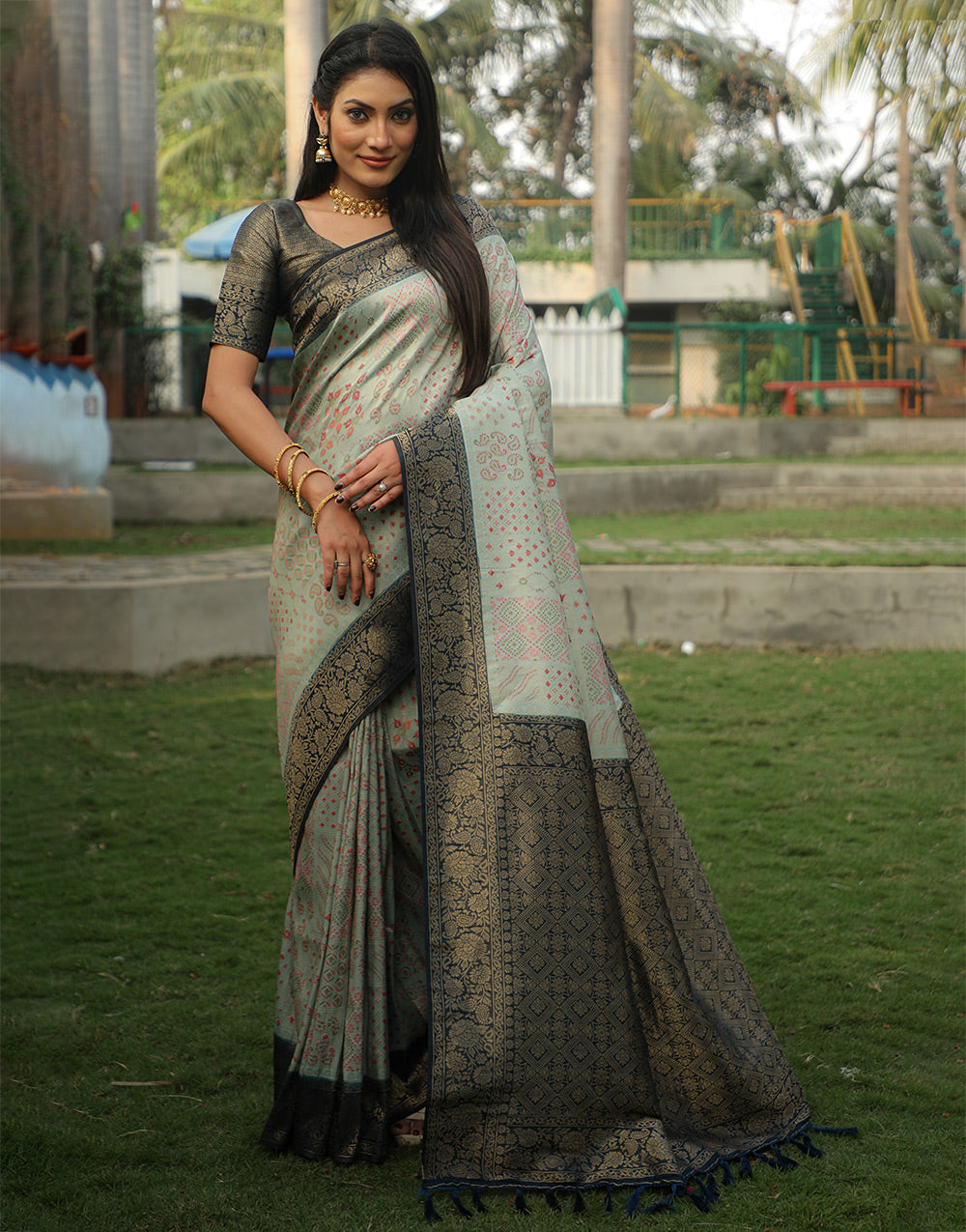 Tea Green Kanjivaram Silk Saree With Weaving Work