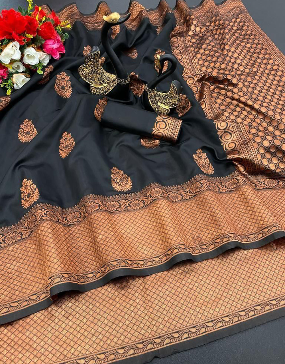 Black Soft Silk Saree With Zari Weaving
