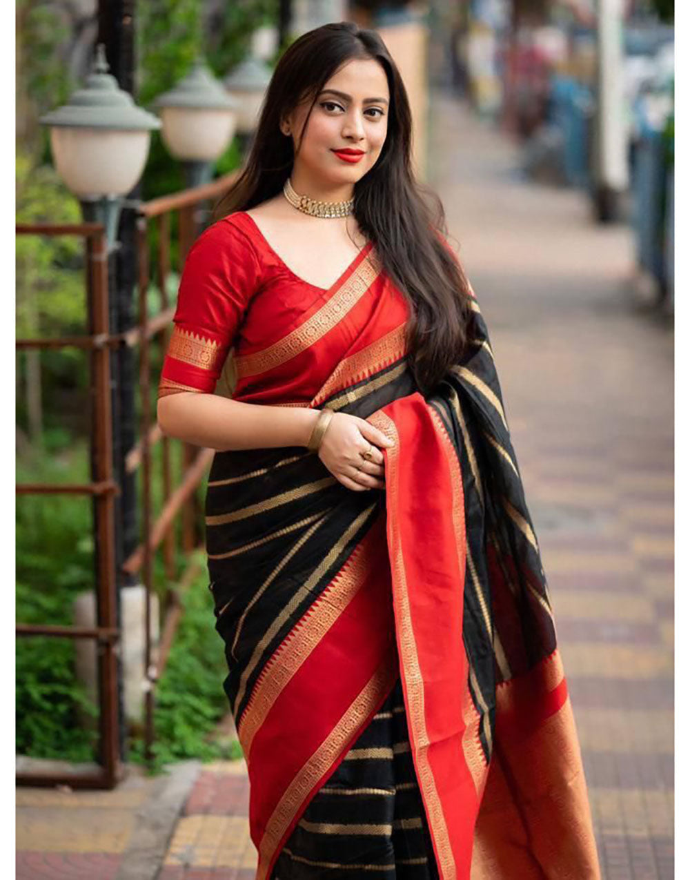 Red & Black Silk Saree With Zari Weaving Work