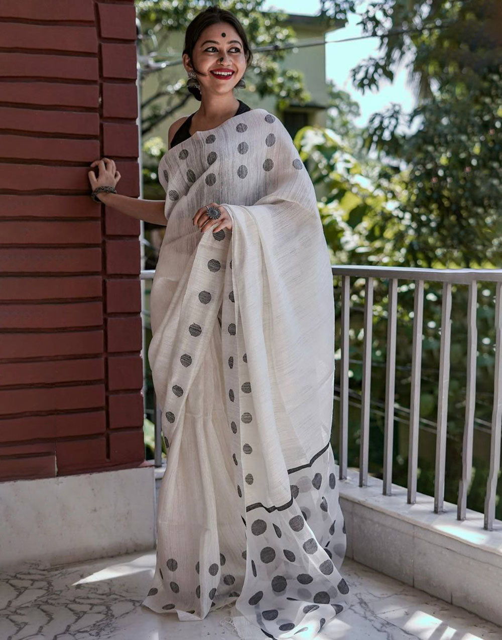 White & Black Latest Design Cotton Saree With Printed Work