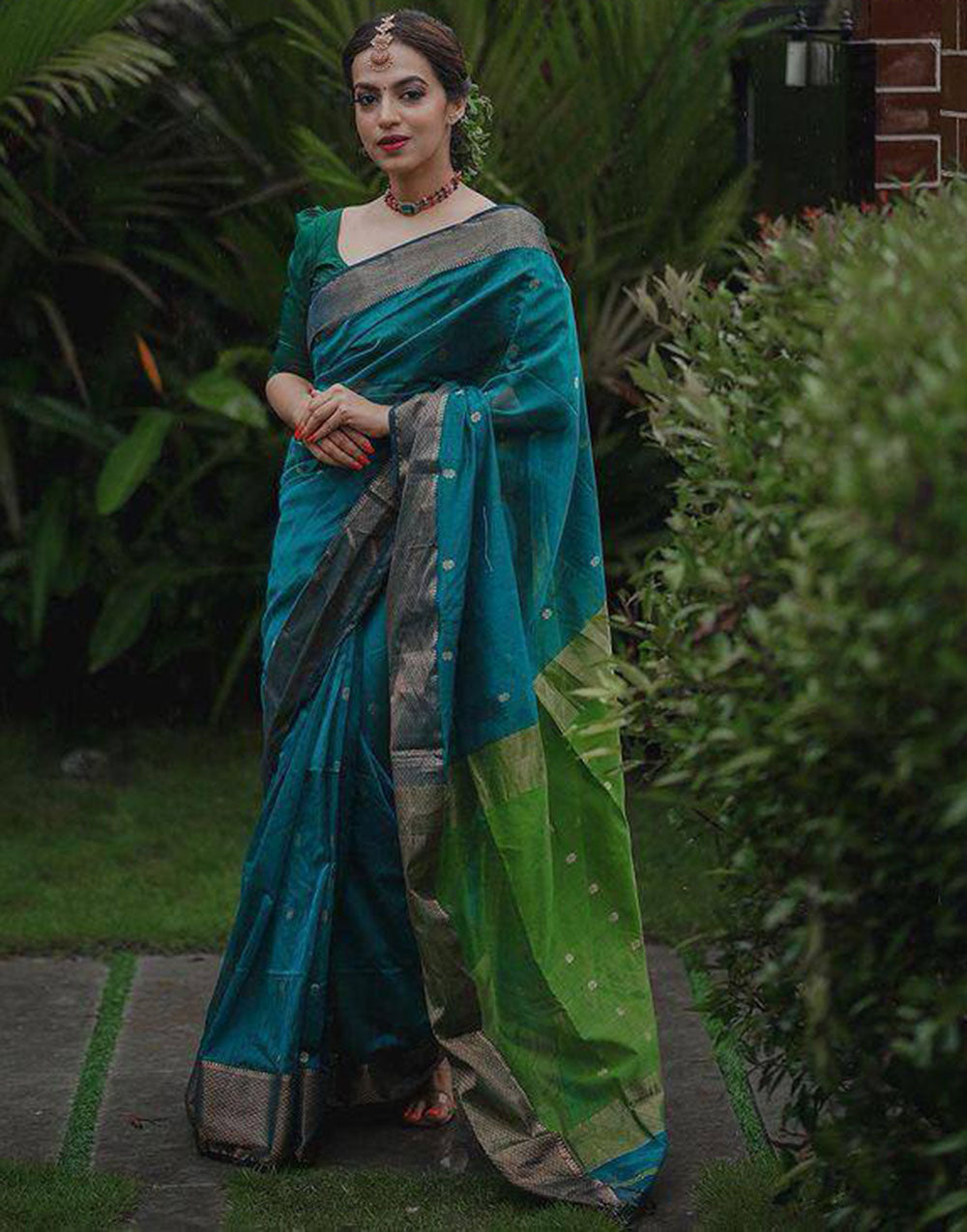 Teal Green Soft Linen Silk Saree With Zari Weaving Work