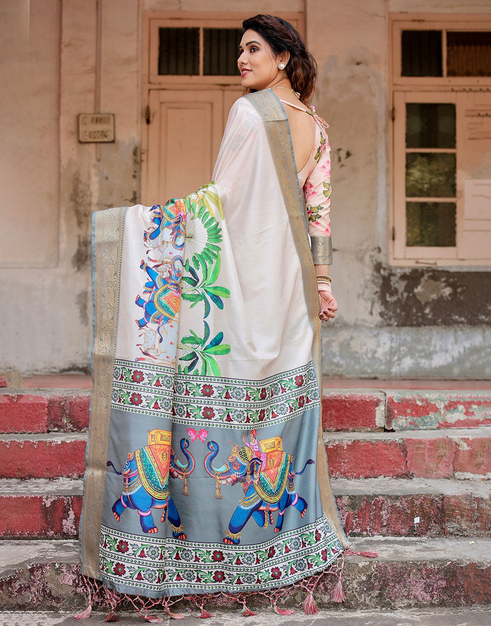 Grey Silk Saree With Digital Printed Work