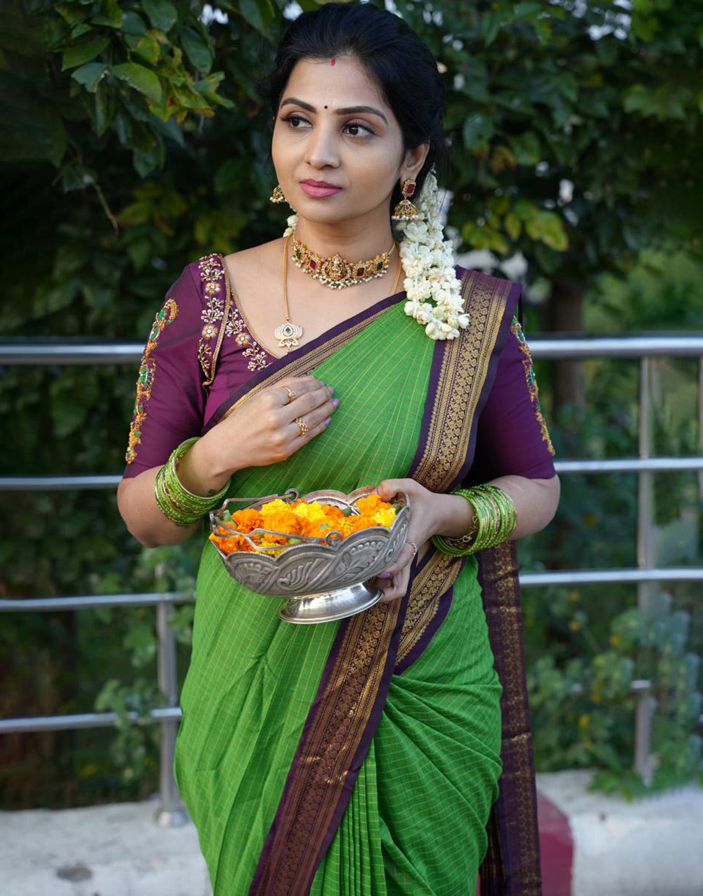 Green Silk Saree With Weaving Work