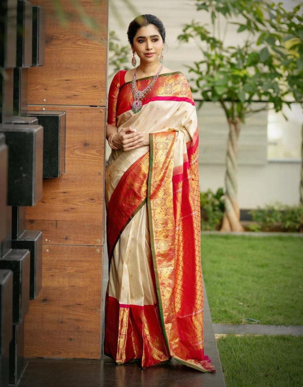 Cream & Red Banarasi Soft Silk Saree With Zari Weaving Work