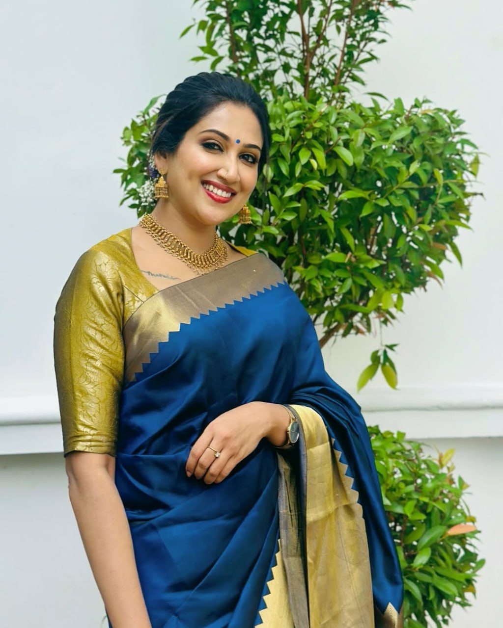 Banarasi Silk Saree With Zari Weaving Work