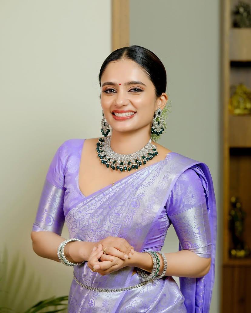 Banarasi Silk Saree With Zari Weaving Work