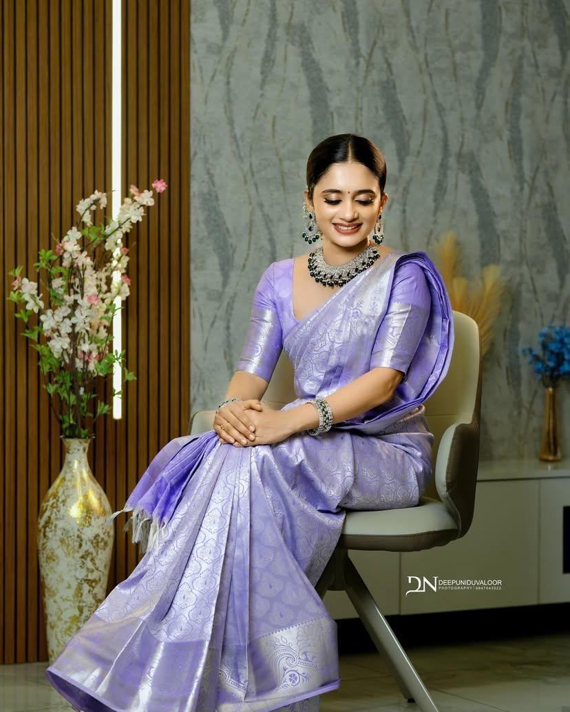 Banarasi Silk Saree With Zari Weaving Work