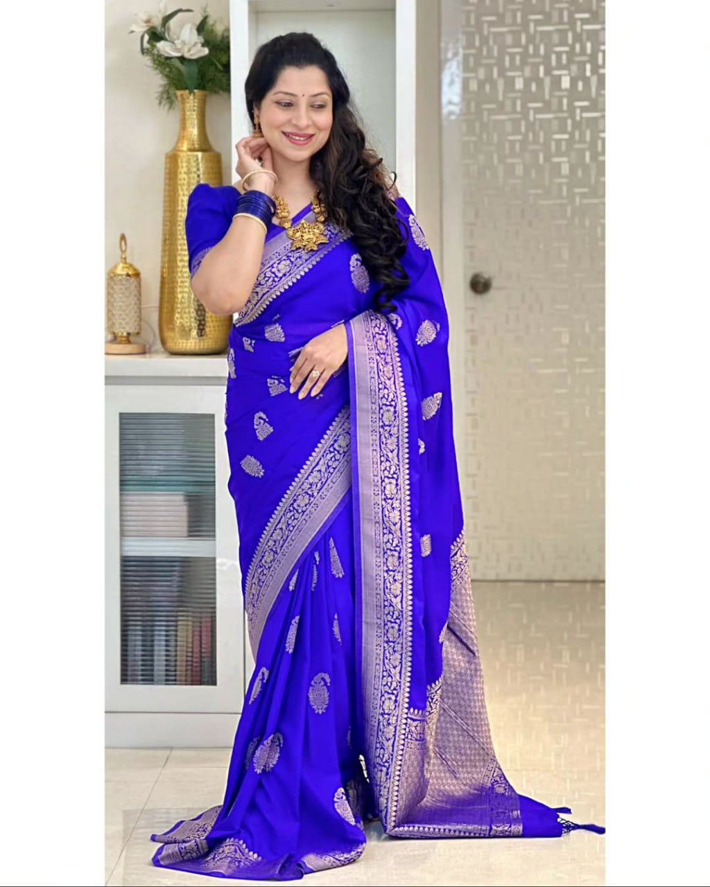 Banarasi Silk Saree With Zari Weaving Work
