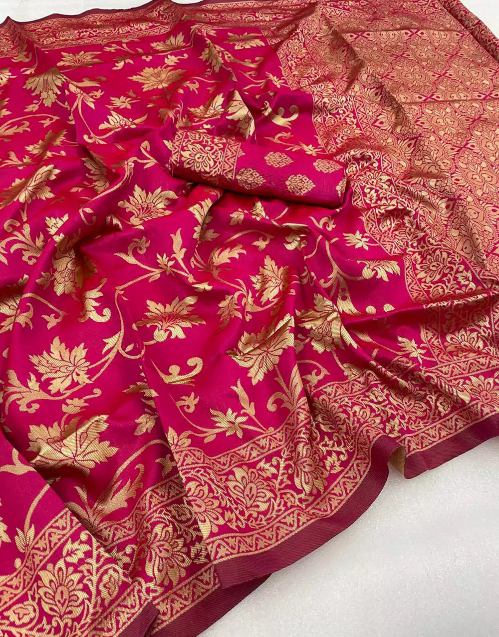 Gorgeous Pink Soft Silk Saree With Blouse
