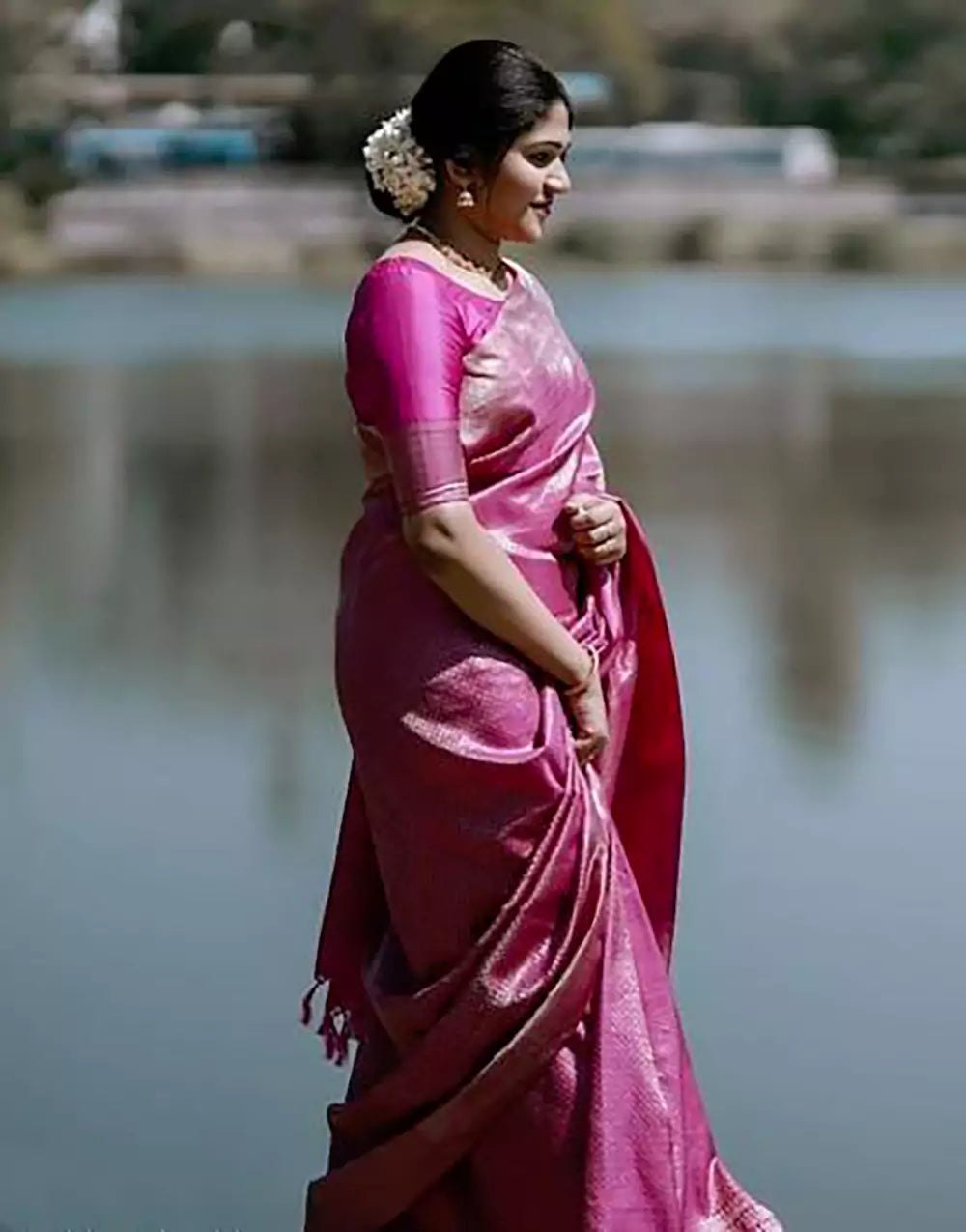 Beautiful Magenta Pink Colour Banarasi Soft Silk Saree