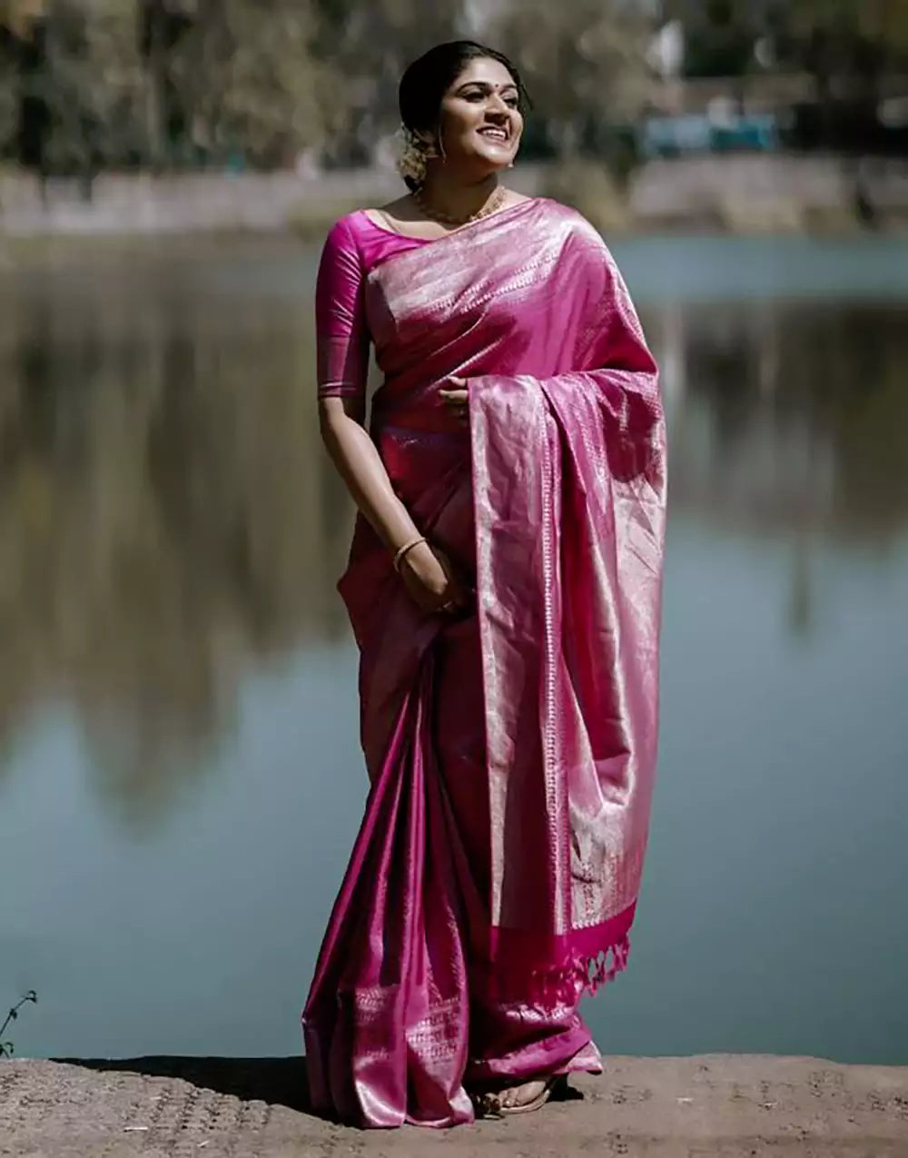 Beautiful Magenta Pink Colour Banarasi Soft Silk Saree
