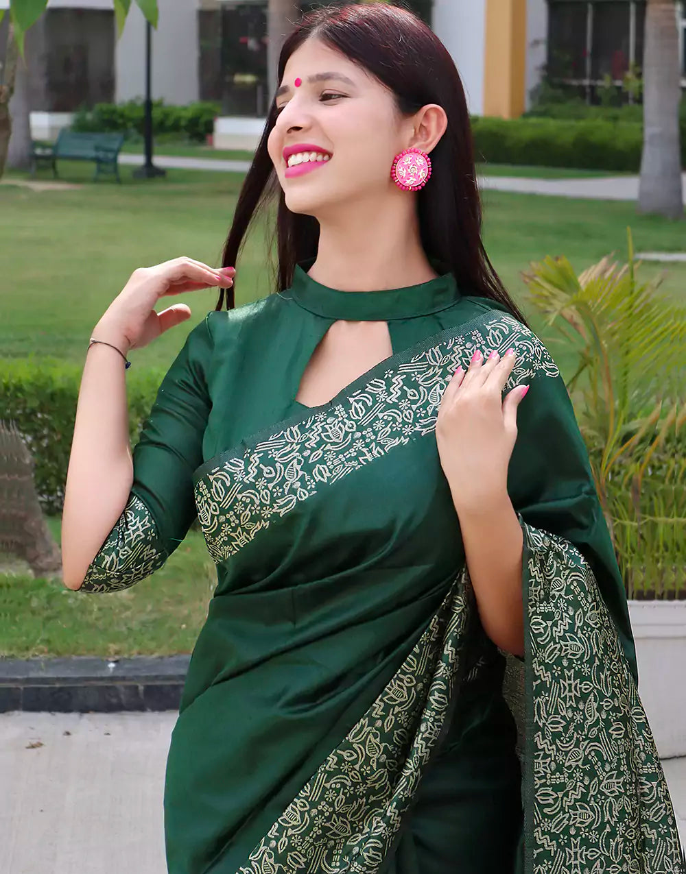 Green Raw Silk Saree With Handloom Weaving Work