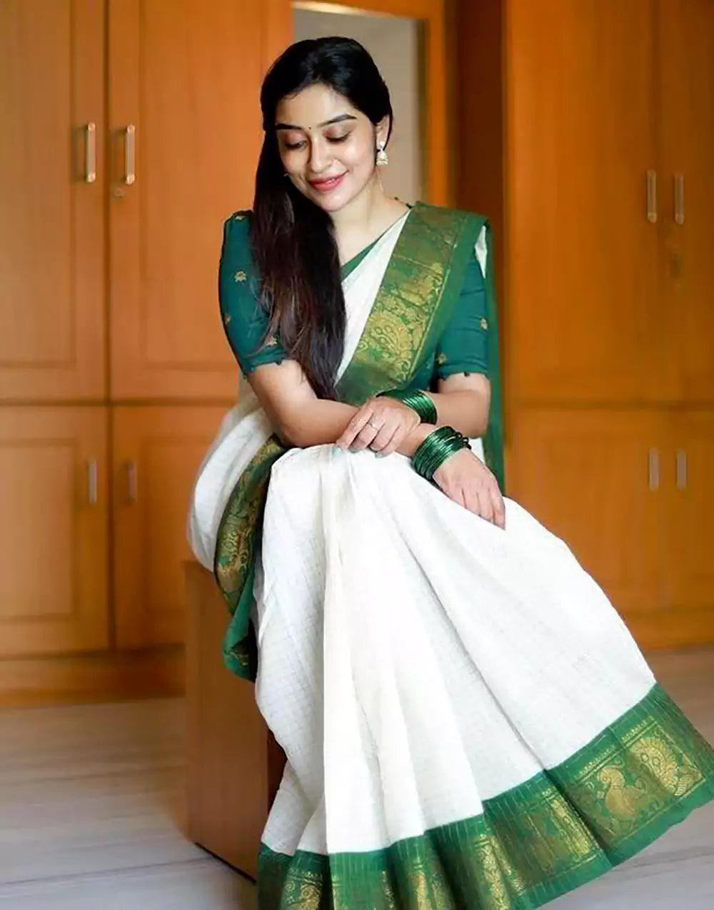 Green And White Colour Soft Lichi Silk Saree With Blouse