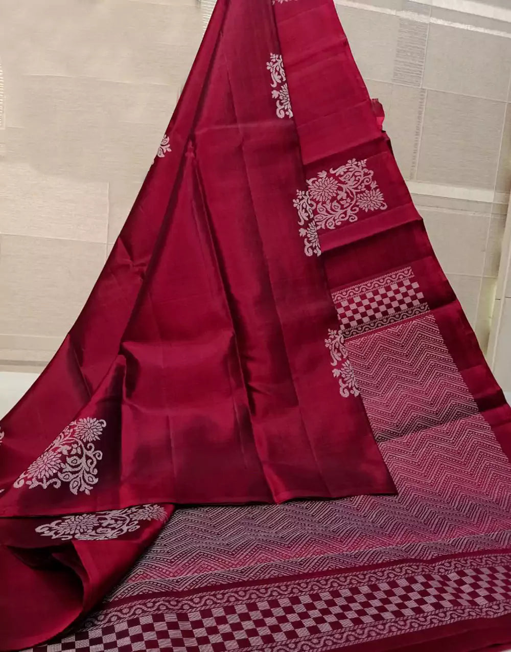 Berry Red Colour Soft Lichi Silk Saree With Rich Pallu
