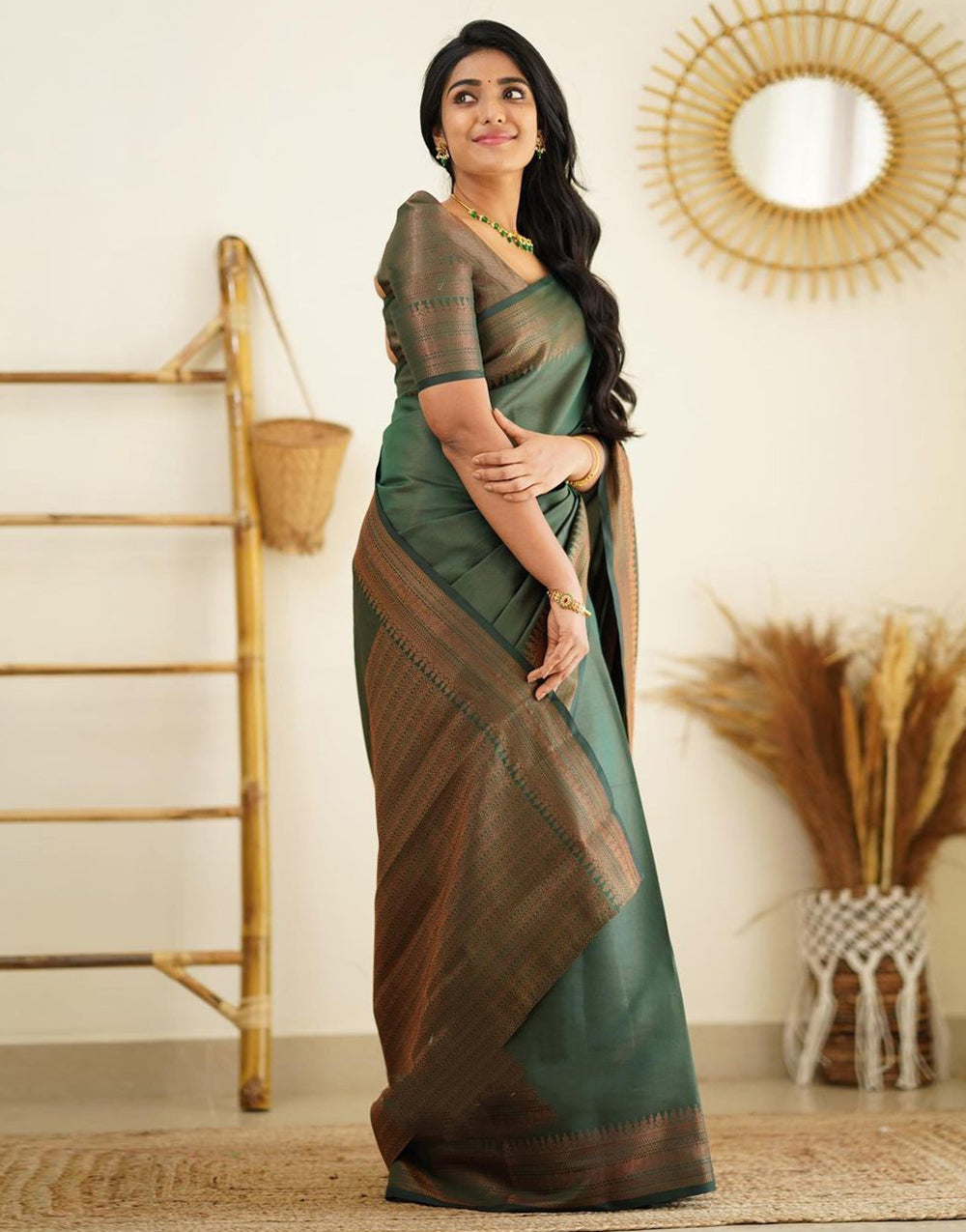 Plain, Printed & Patterned Dark Green Sarees for Sale Across India