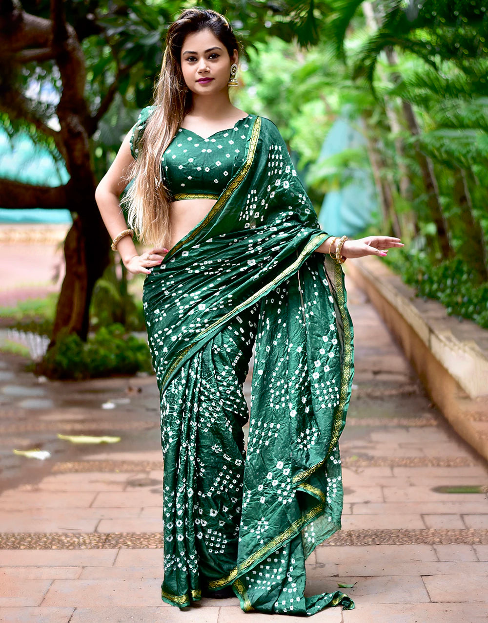 Bandhani Sarees Online - Buy Traditional Bandhej Sarees - Stylecaret.com