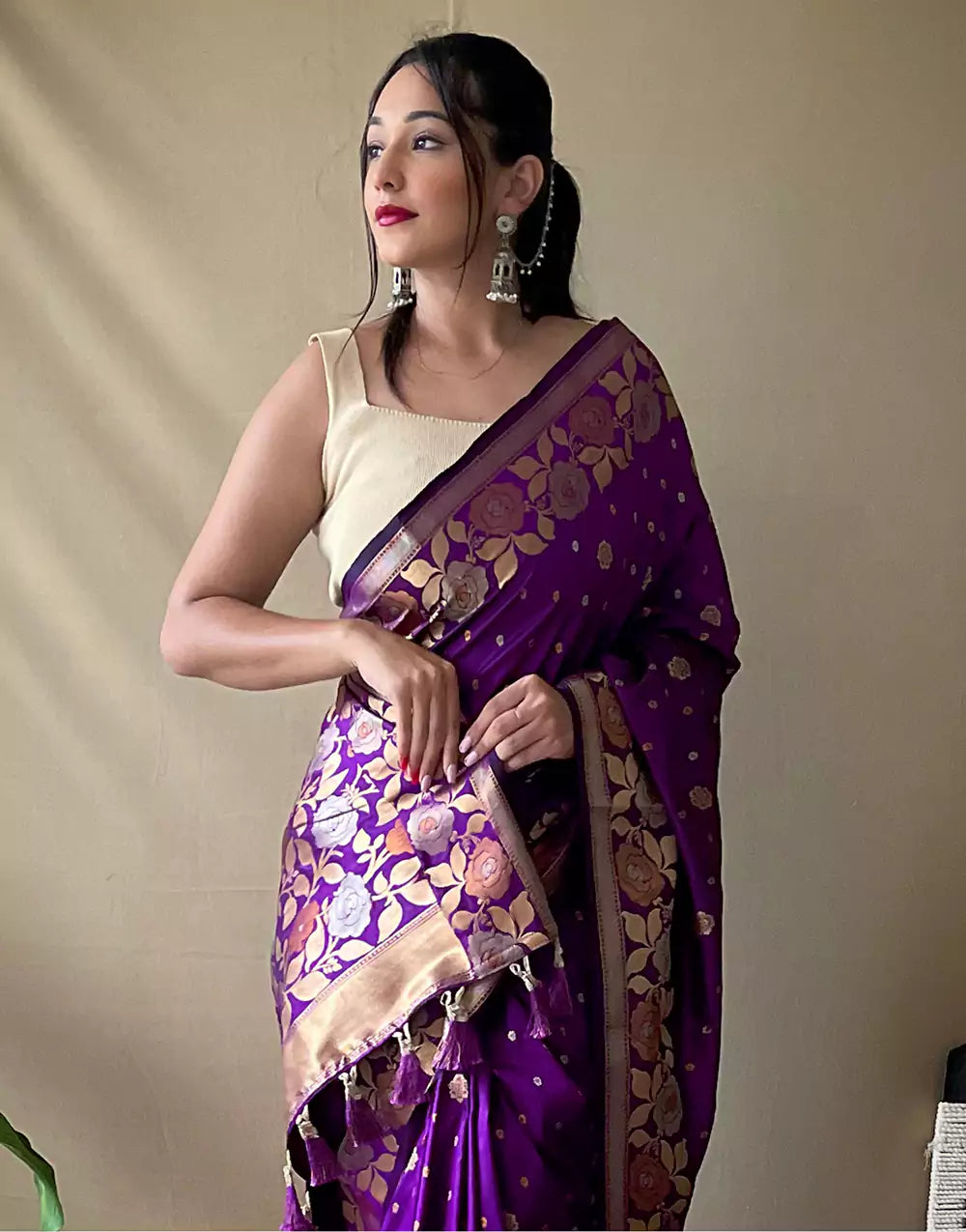 Purple Soft Silk Saree With Zari Weaving