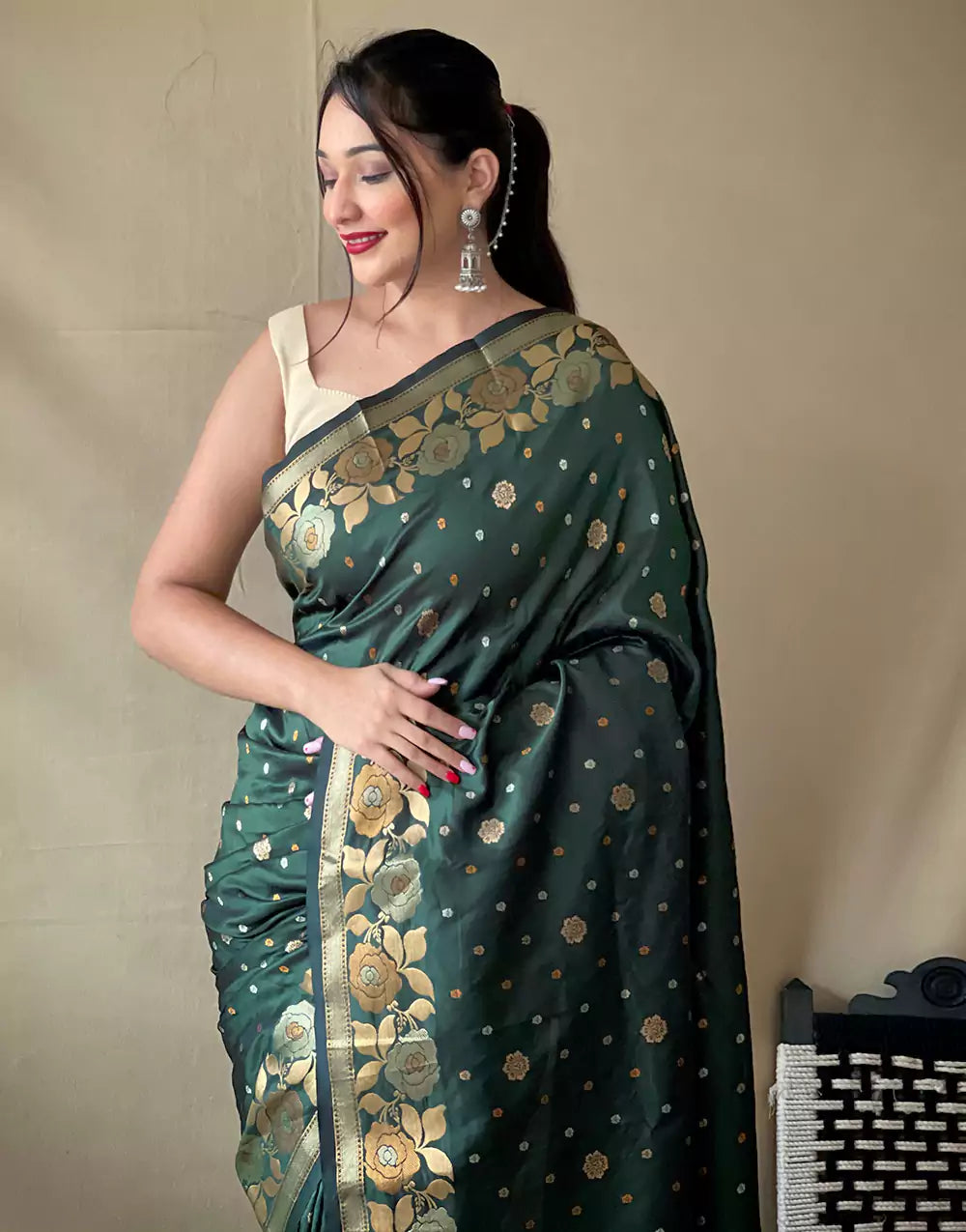 Green Soft Silk Saree with Zari Weaving