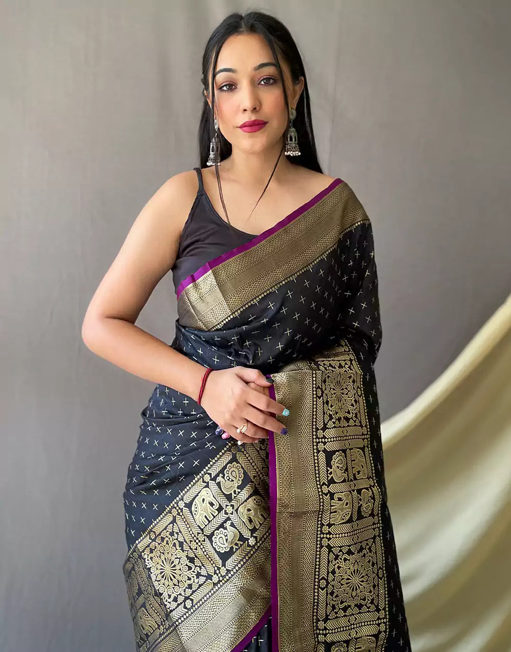 Black Soft Silk Saree With Zari Weaving