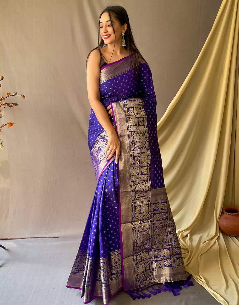 Blue Soft Silk Saree With Zari Weaving