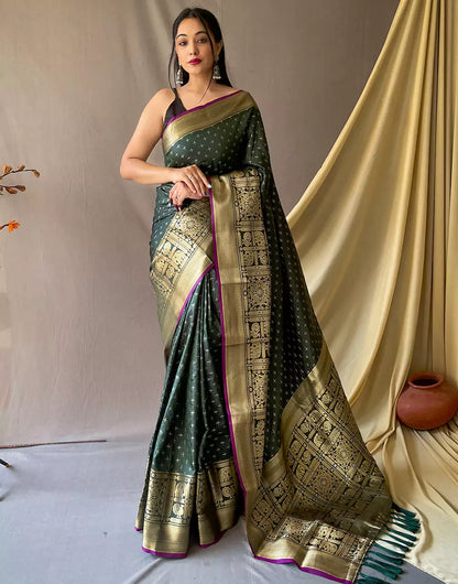 Green Soft Silk Saree With Zari Weaving