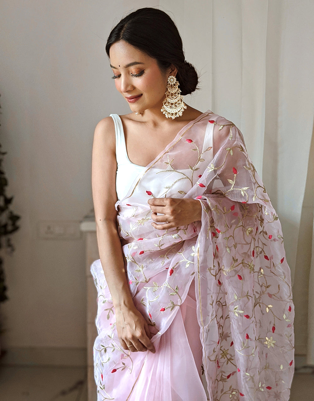 Light Pink Organza Saree With Gotta & Embroidery Work